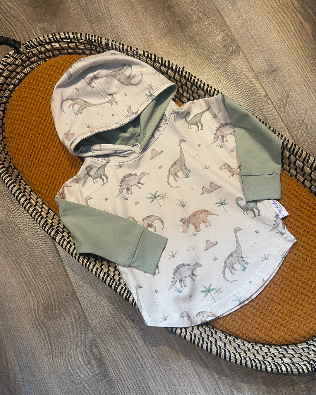 Beige met groene jongens dino vintage shirt met capuchon