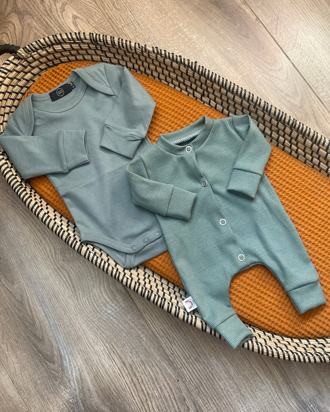 Baby romper + boxpakje bundel oud groen