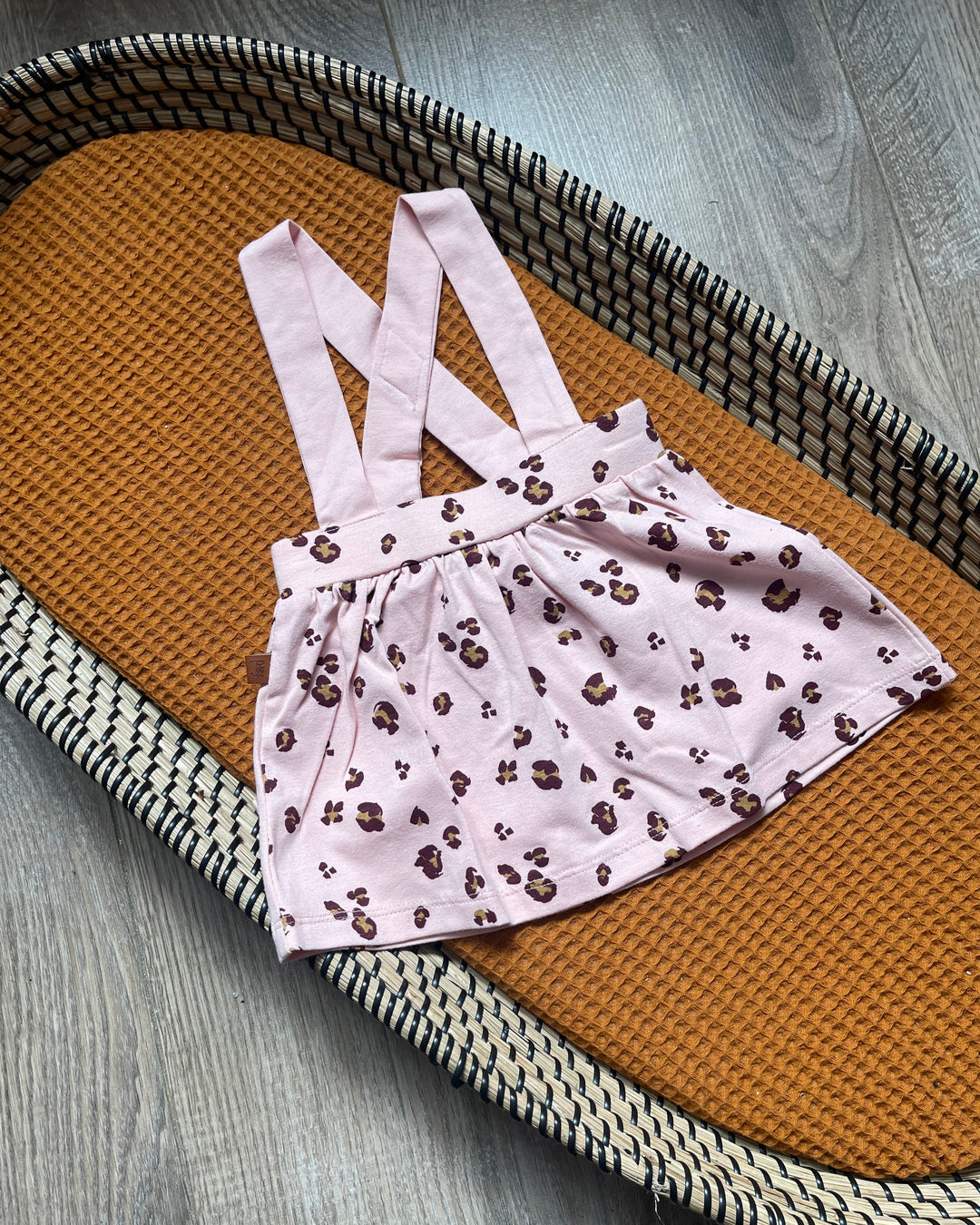 Roze meisjes rokje met luipaard print en bretels