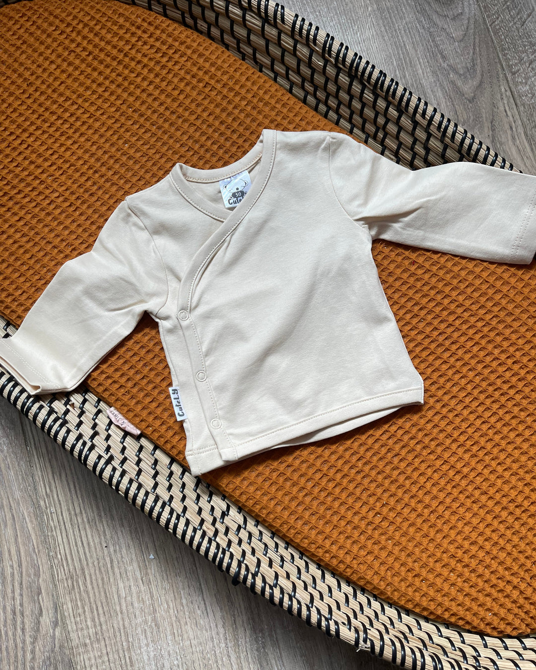 Baby overslagshirt in beige
