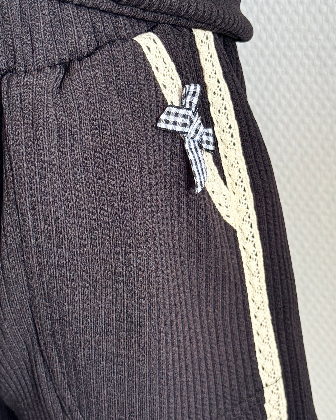 Detail zwart kant
