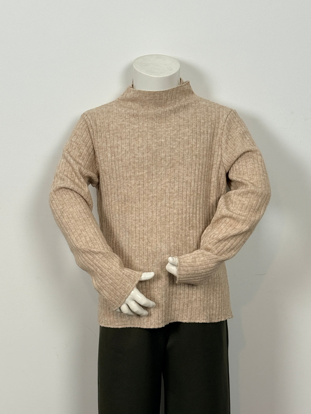 Beige ribstof trui 