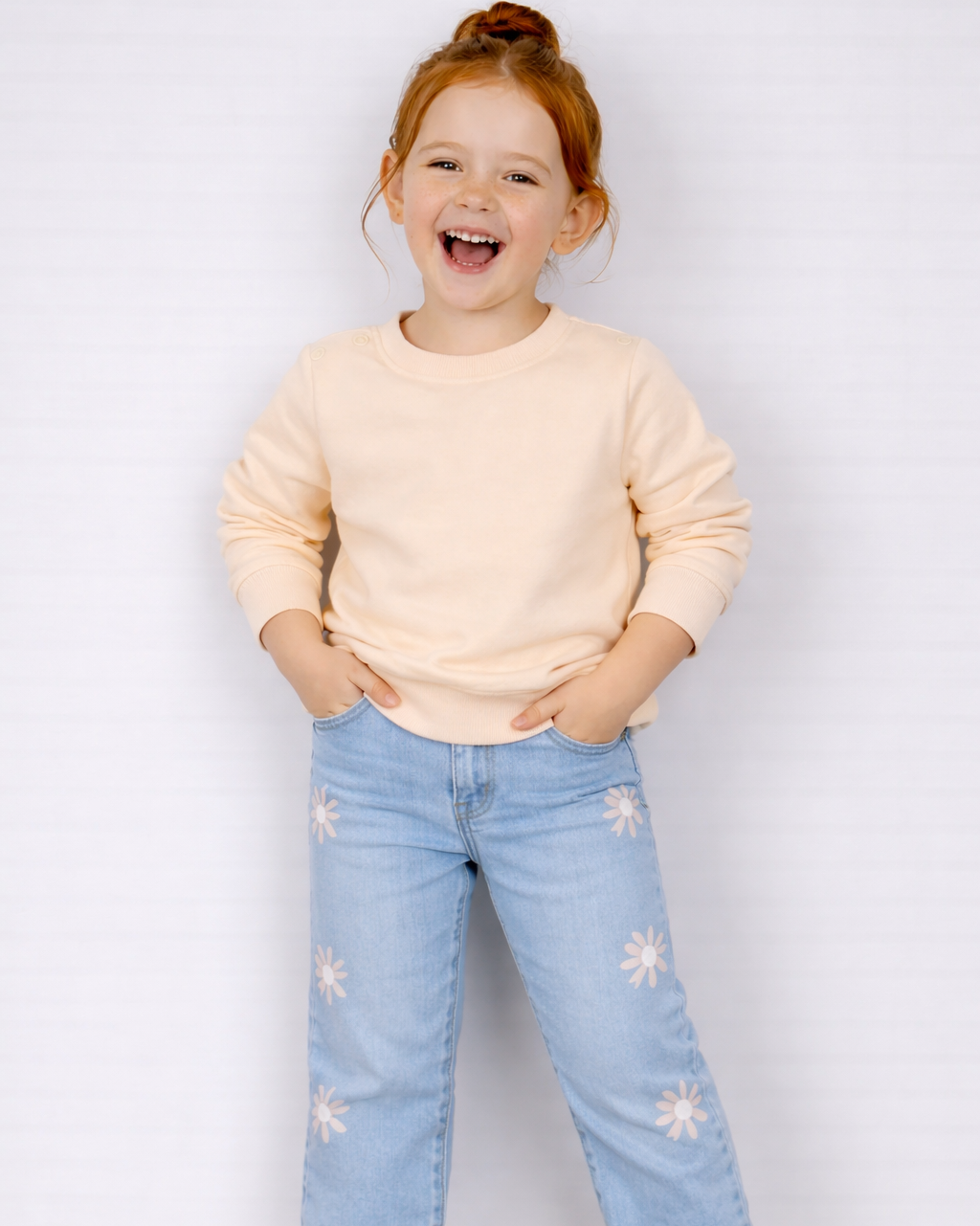Meisje met broek bloem jeans