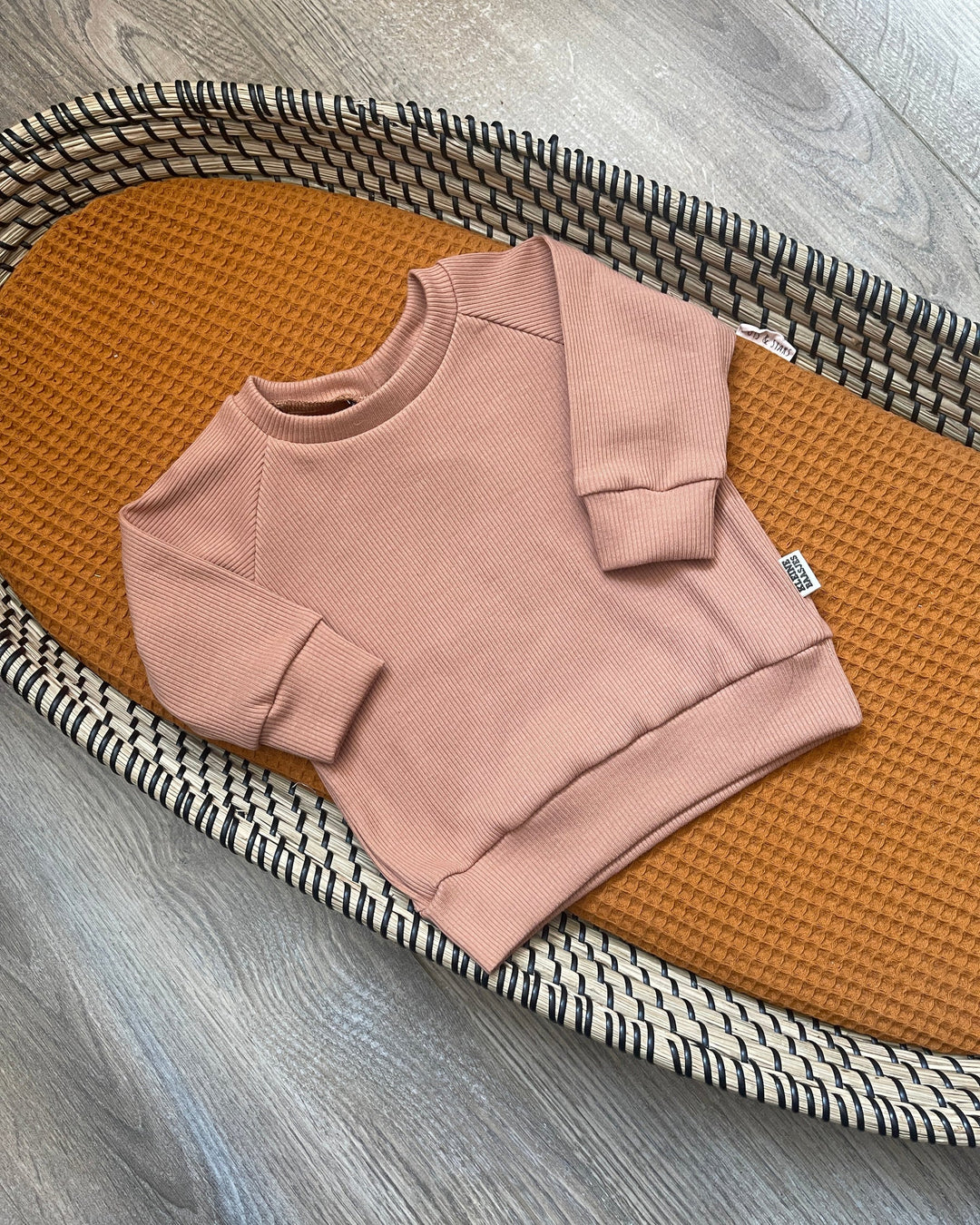 Baby sweater camel/roze in ribstof